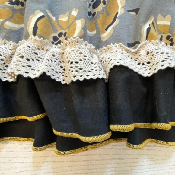 TuTu & Lulu, lace and ruffled Dress @ matching pants in Sz 7-8 - Picture 6 of 9